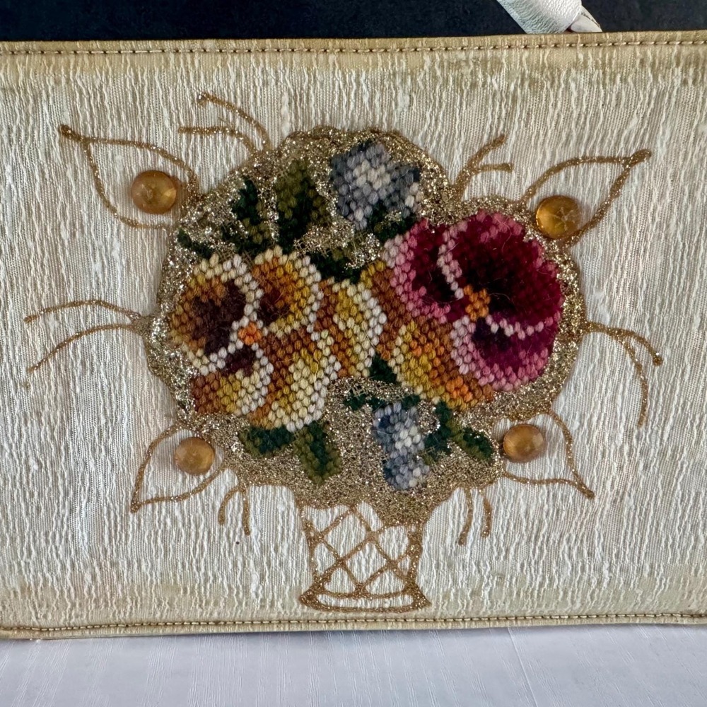 Vintage 1960s Fabrique Handbag Beige Needlepoint Floral Beaded Top Handle Purse - Picture 3 of 13